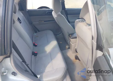 2004 Subaru Forester 2.5X z USA, uszkodzony, nr VIN JF1SG63664H720309